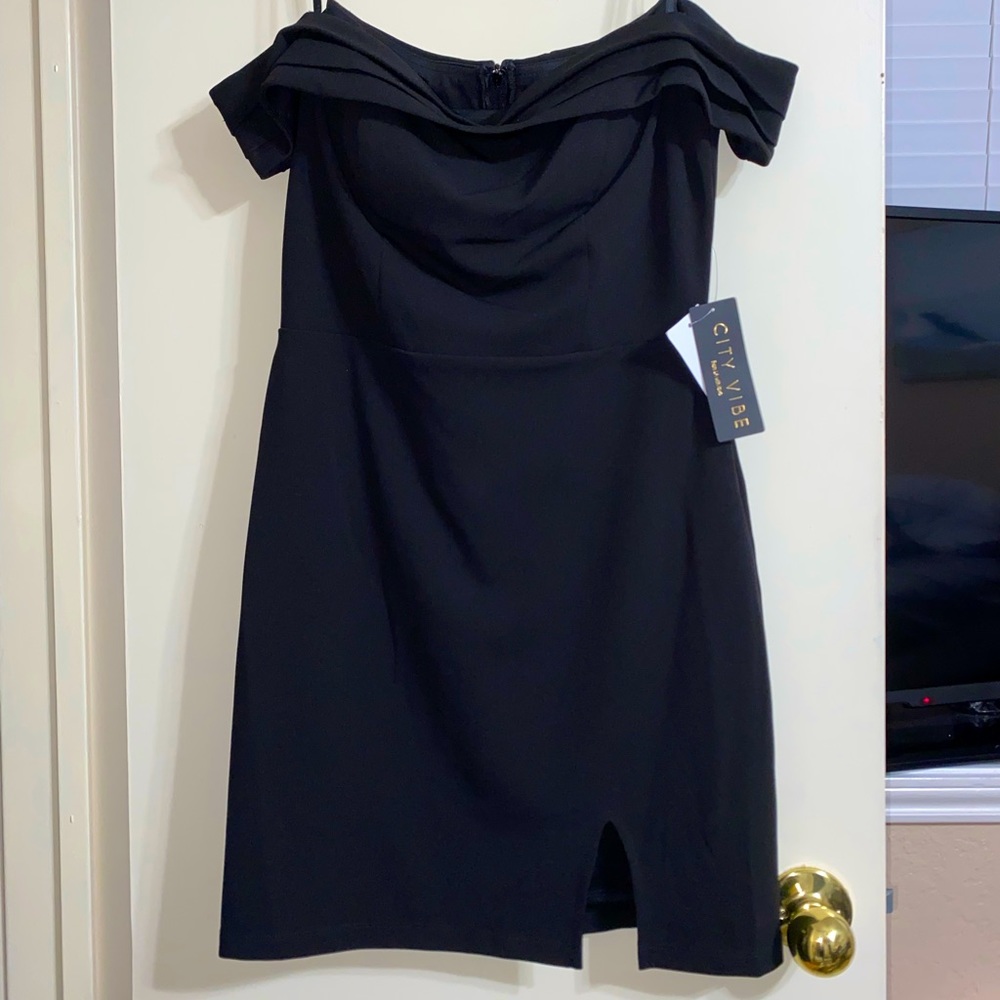 City Vibe Off-shoulder Cocktail Dress